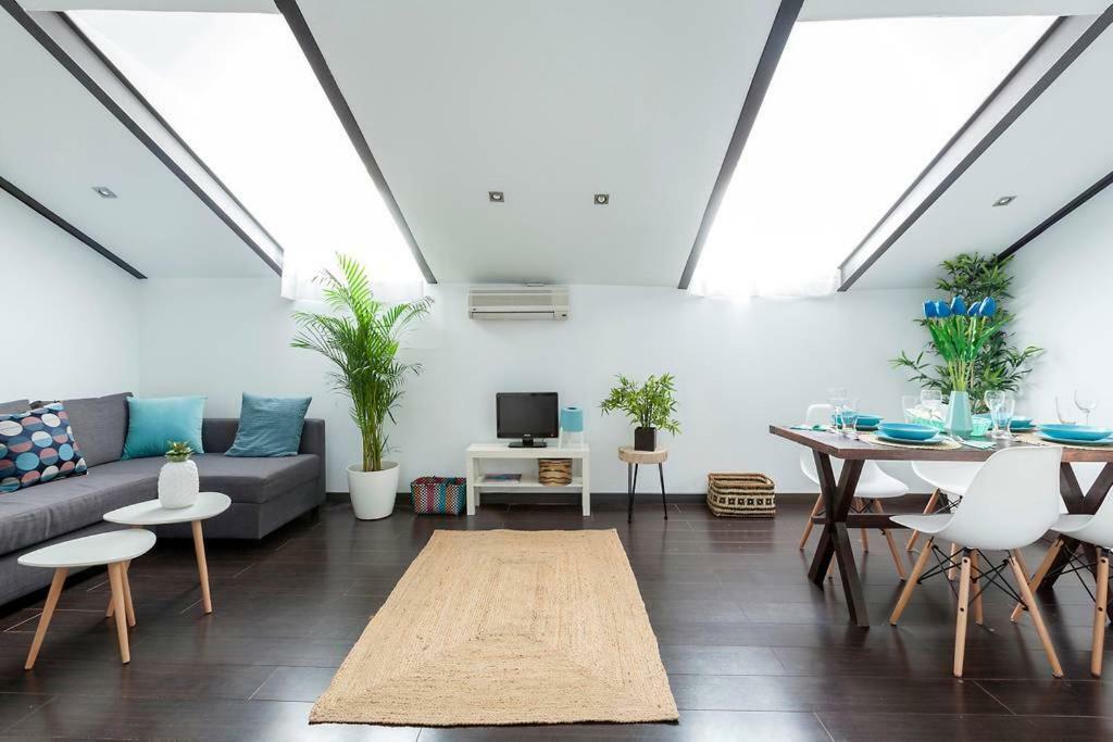 Modern Top Floor Loft At Malasana'S Heart Madrid Exterior foto