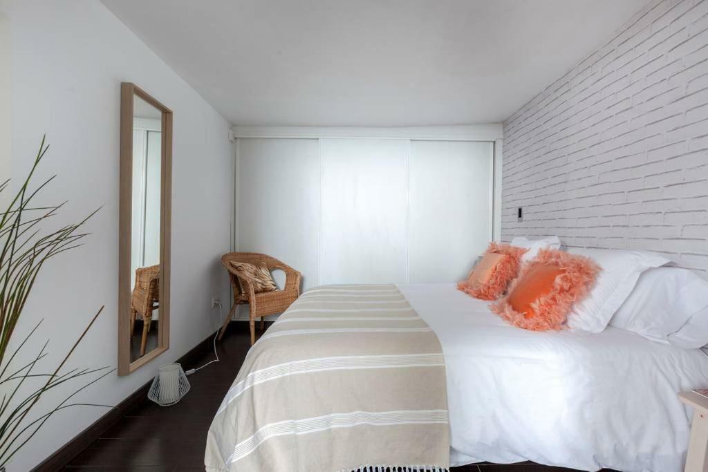 Modern Top Floor Loft At Malasana'S Heart Madrid Exterior foto